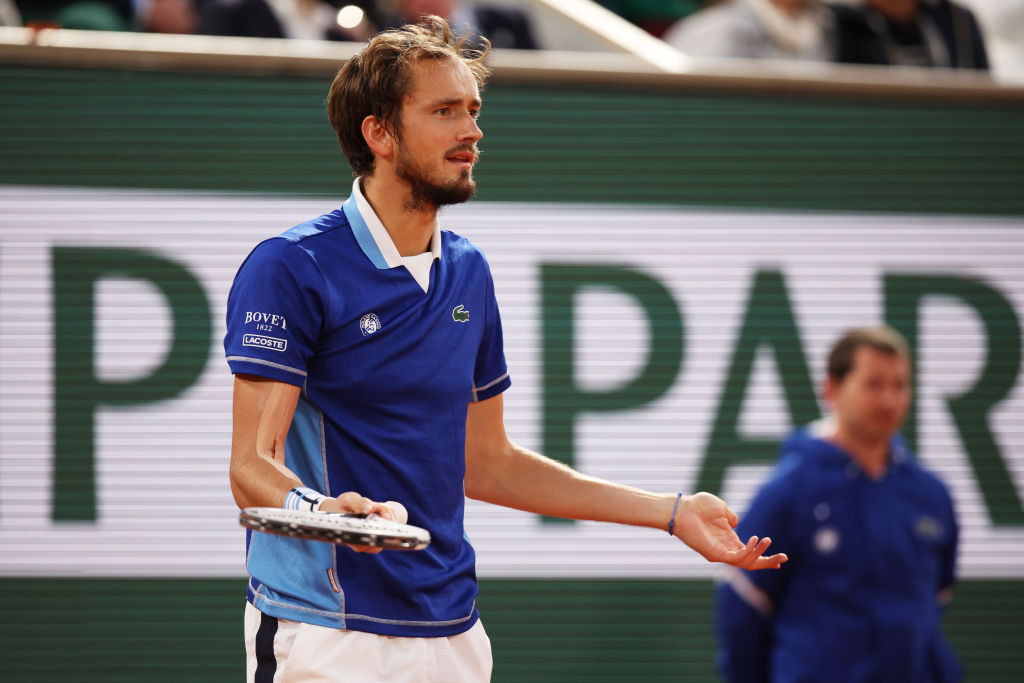 并且通过嘲 并且通过嘲