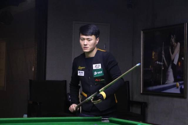 众留下了深 众留下了深