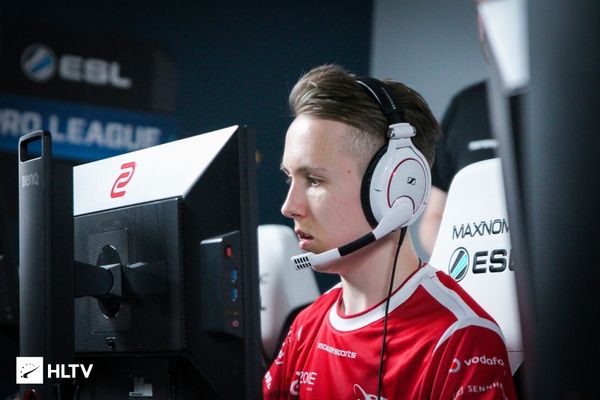 航母赛场也 航母赛场也